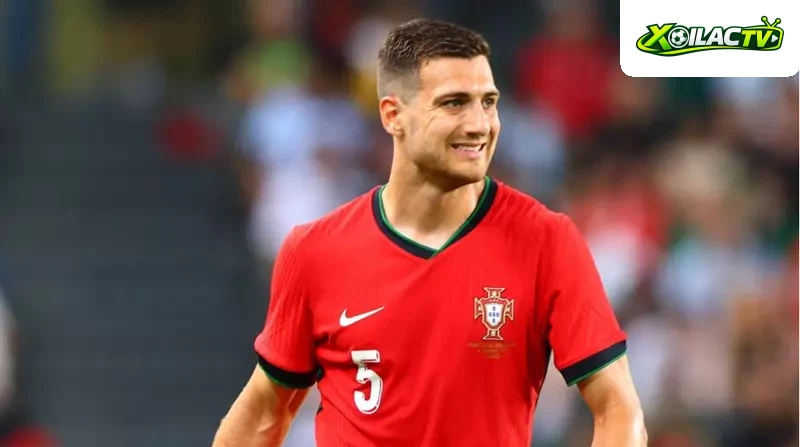 Diogo Dalot trong màu áo ĐTQG Bồ Đào Nha